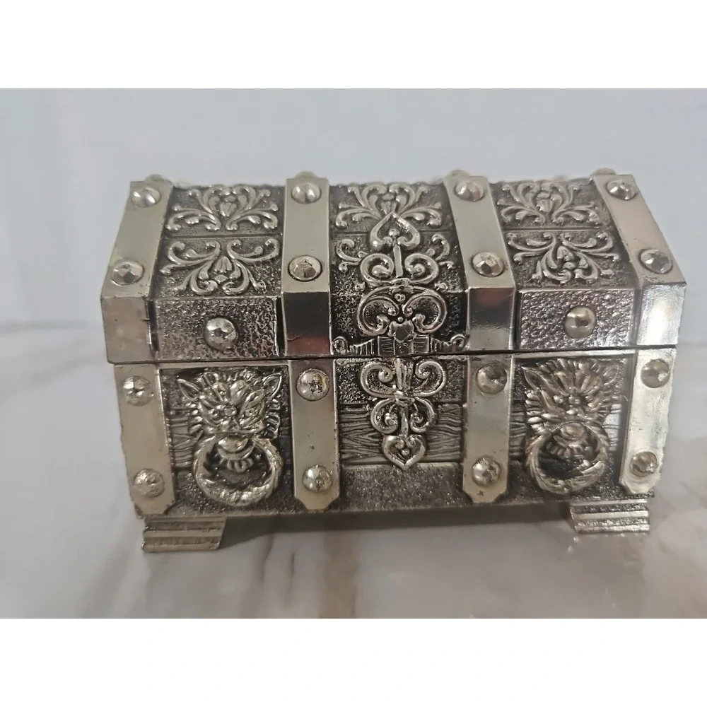 Vintage Silver Tone Treasure Chest Music Box Trinket Box Velvet Lined Japan Read